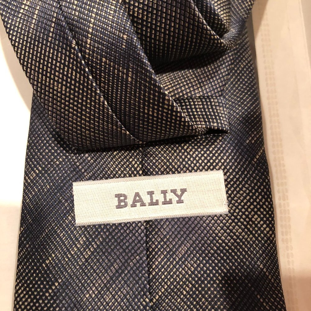 NEW IN BOX BALLY SILVER GREY TIE